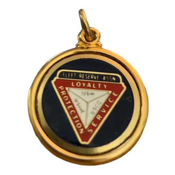 Vintage Fleet Reserve Assn Goldtone Charm Pendant 3/4" Diameter - Picture 3 of 7